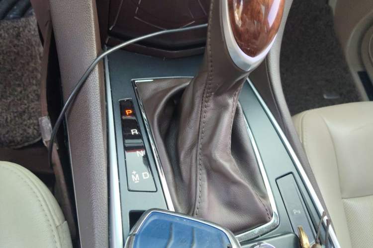 Used Cadillac SRX 2015 3.0L Elite Model Gear Lever