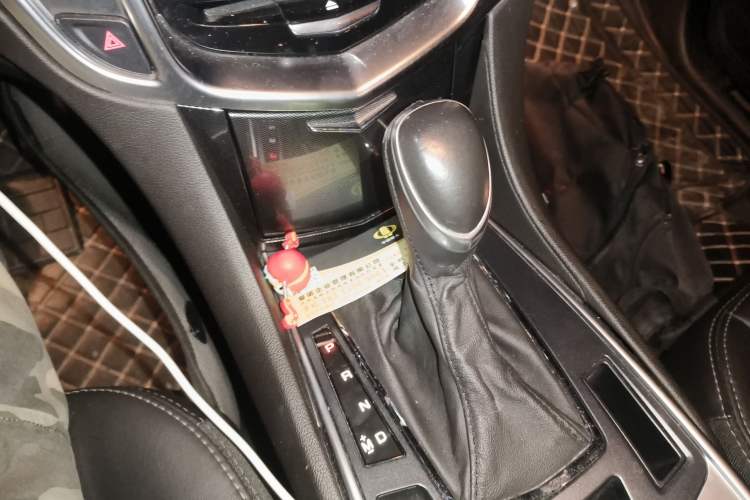 Used Cadillac SRX 2015 3.0L Comfort Version Gear Lever