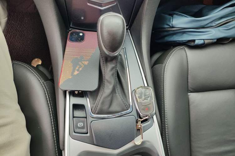 Used Cadillac SRX 2015 3.0L Comfort Version Gear Lever