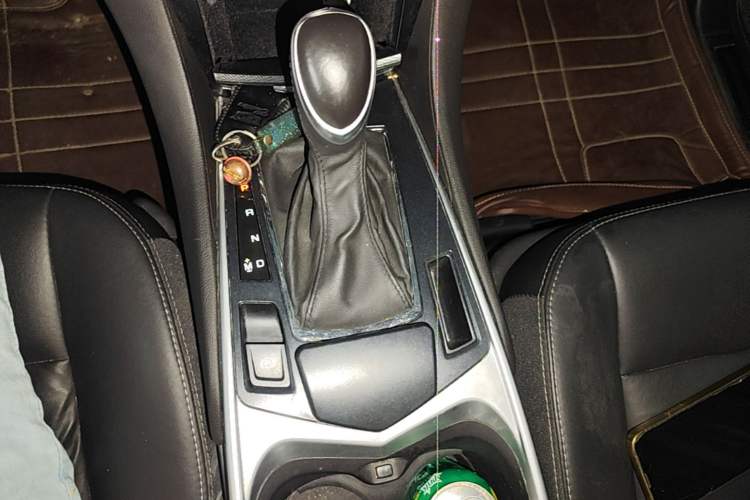 Used Cadillac SRX 2015 3.0L Comfort Version Gear Lever