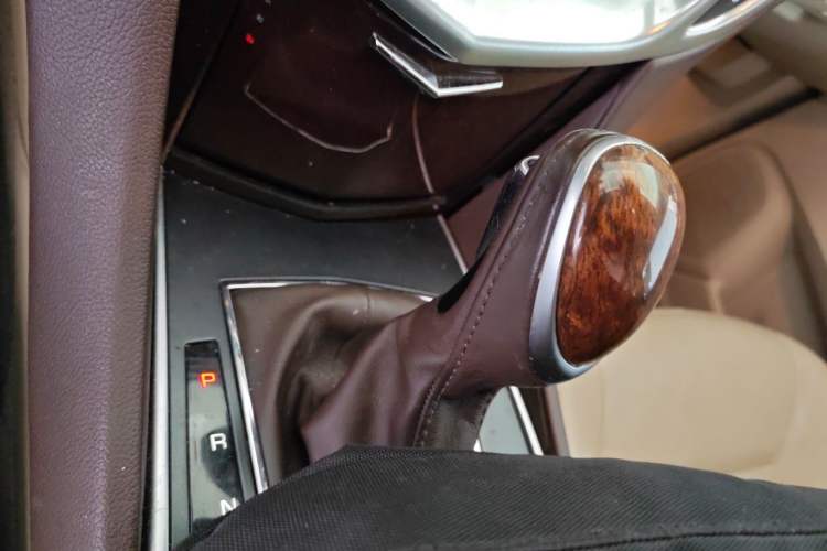 Used Cadillac SRX 2015 3.0L Flagship Model Gear Lever