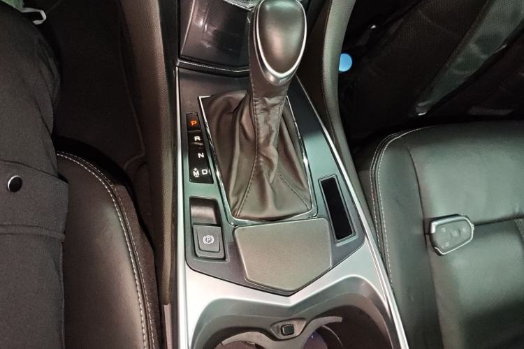 Used Cadillac SRX 2015 3.0L Comfort Version Gear Lever