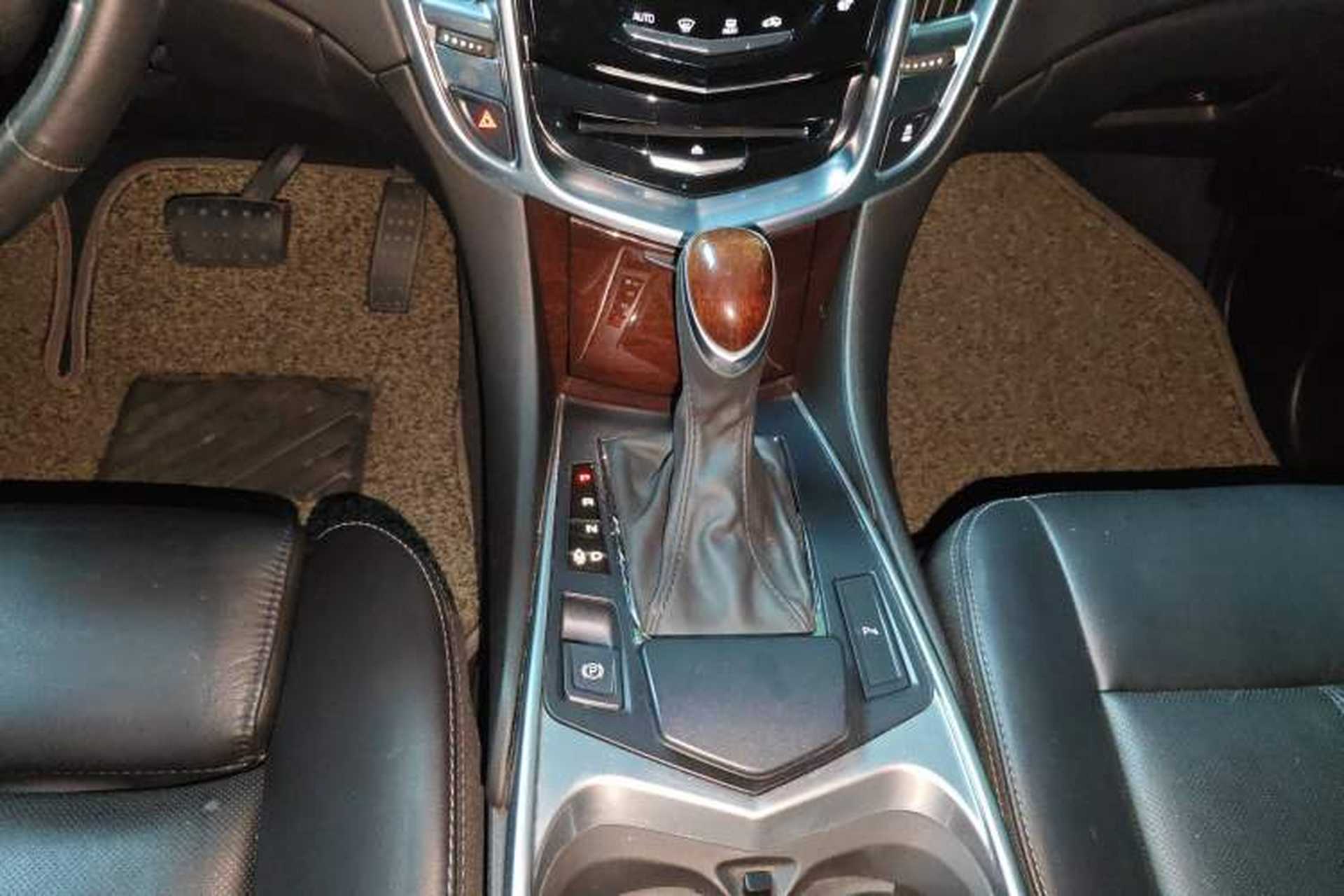 Used Cadillac SRX 2015 3.0L Elite Model Gear Lever