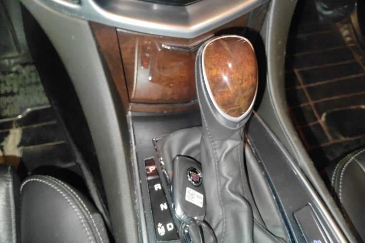 Used Cadillac SRX 2015 3.0L Elite Model Gear Lever