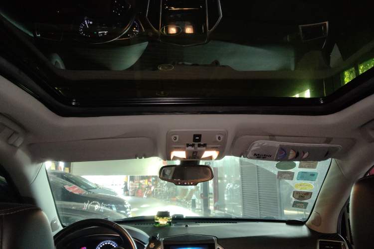 Used Cadillac SRX 2015 3.0L Comfort Version Headliner