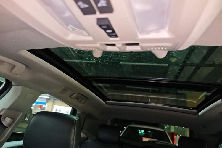 Used Cadillac SRX 2015 3.0L Comfort Version Headliner