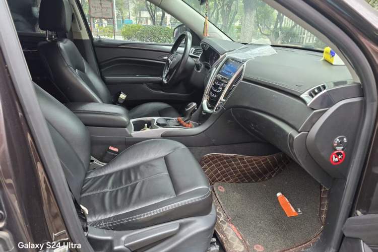 Used Cadillac SRX 2015 3.0L Comfort Version Interior 1