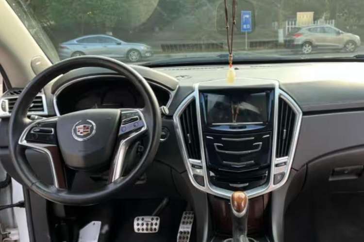 Used Cadillac SRX 2015 3.0L Comfort Version Interior 3