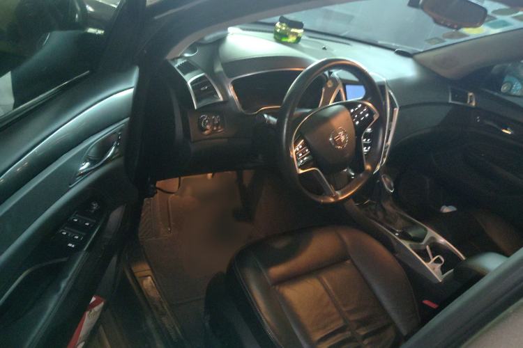 Used Cadillac SRX 2015 3.0L Comfort Version Interior 3