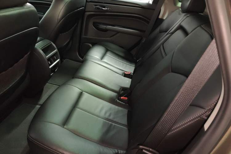 Used Cadillac SRX 2015 3.0L Comfort Version Interior 4