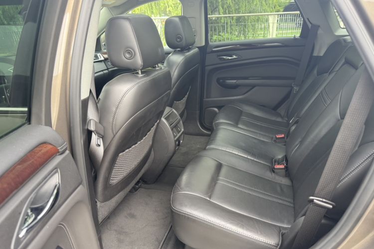 Used Cadillac SRX 2015 3.0L Elite Model Interior 9