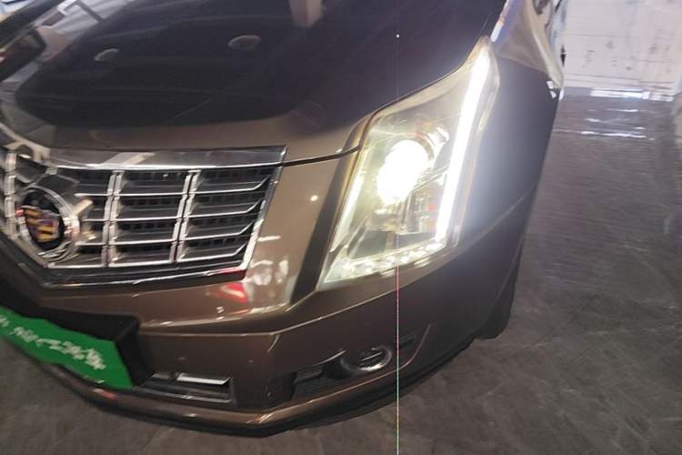 Used Cadillac SRX 2015 3.0L Comfort Version Left Front Headlight