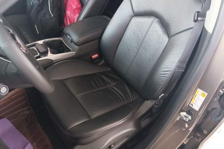 Used Cadillac SRX 2015 3.0L Comfort Version Left Front Seat