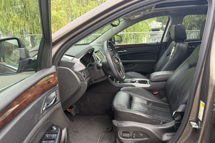 Used Cadillac SRX 2015 3.0L Elite Model Left Front Seat