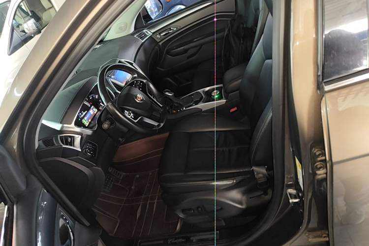Used Cadillac SRX 2015 3.0L Comfort Version Left Front Seat
