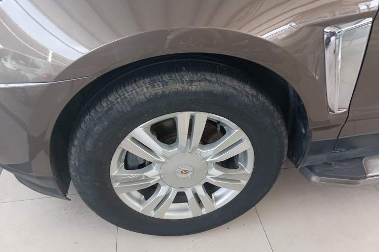 Used Cadillac SRX 2015 3.0L Comfort Version Left Front Wheel Hub