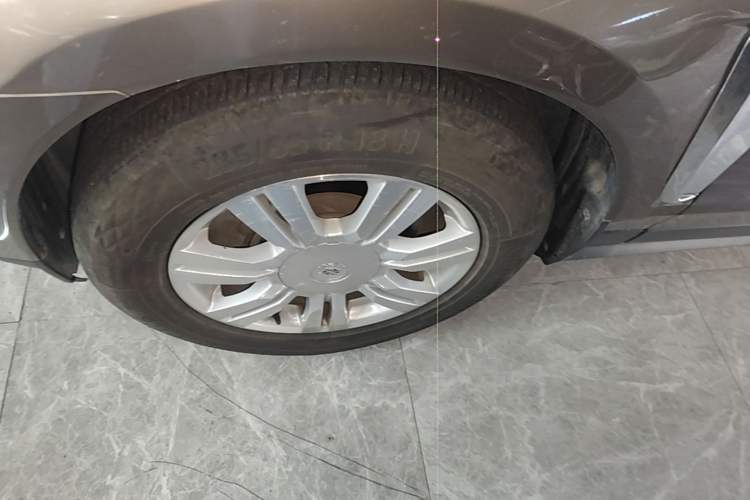 Used Cadillac SRX 2015 3.0L Comfort Version Left Front Wheel Hub