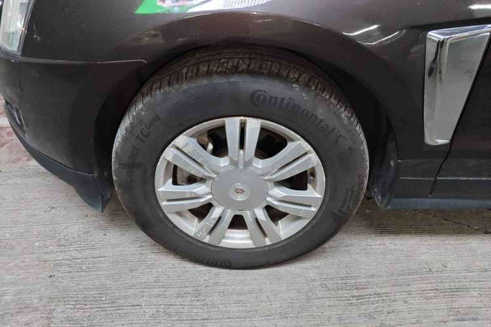 Used Cadillac SRX 2015 3.0L Elite Model Left Front Wheel Hub