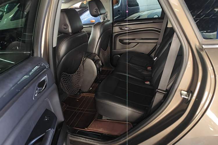 Used Cadillac SRX 2015 3.0L Comfort Version Left Rear Seat