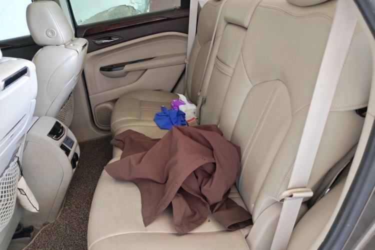 Used Cadillac SRX 2015 3.0L Flagship Model Left Rear Seat