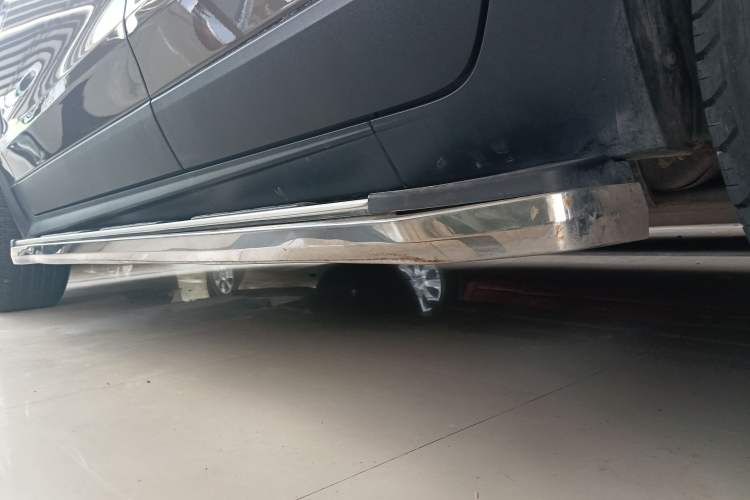 Used Cadillac SRX 2015 3.0L Comfort Version Left Side Sill