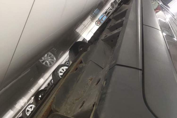 Used Cadillac SRX 2015 3.0L Comfort Version Left Side Sill