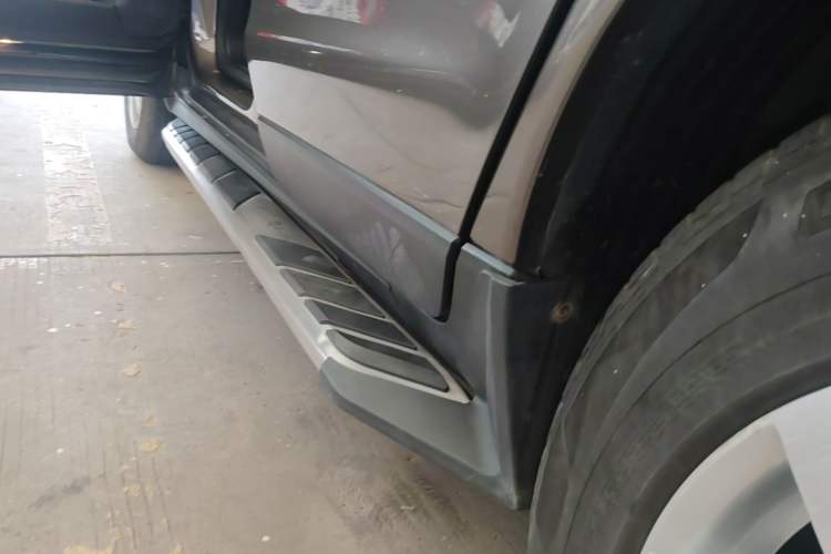 Used Cadillac SRX 2015 3.0L Elite Model Left Side Sill