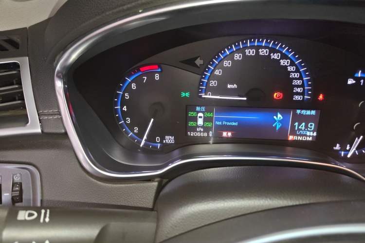 Used Cadillac SRX 2015 3.0L Elite Model Odometer Close Up