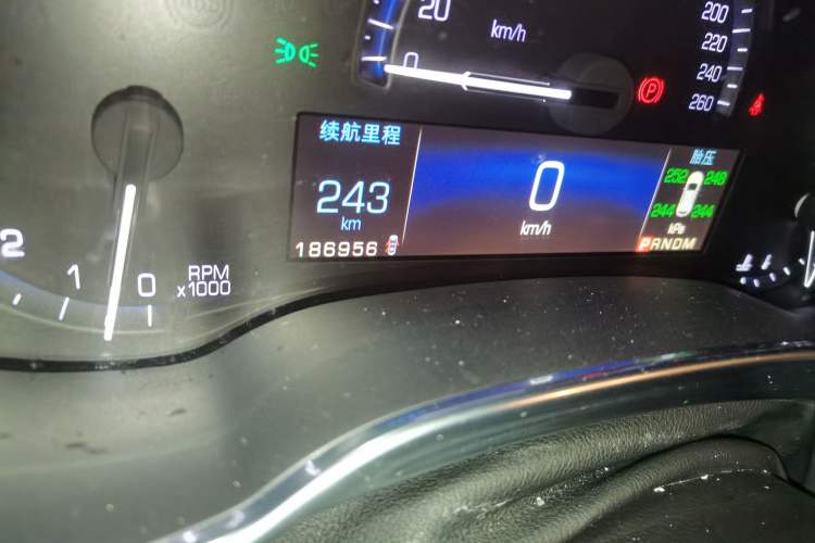 Used Cadillac SRX 2015 3.0L Comfort Version Odometer Close Up