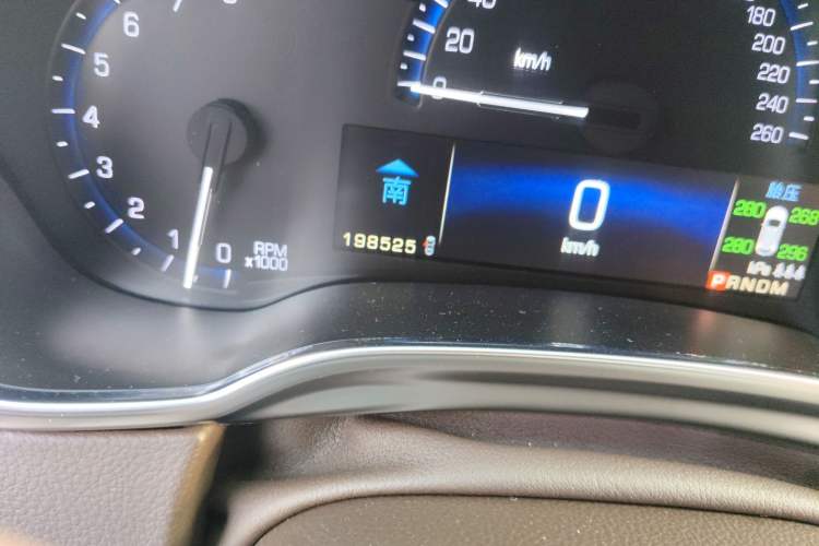 Used Cadillac SRX 2015 3.0L Elite Model Odometer Close Up