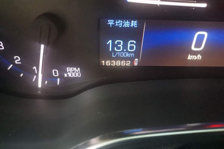 Used Cadillac SRX 2015 3.0L Elite Model Odometer Close Up