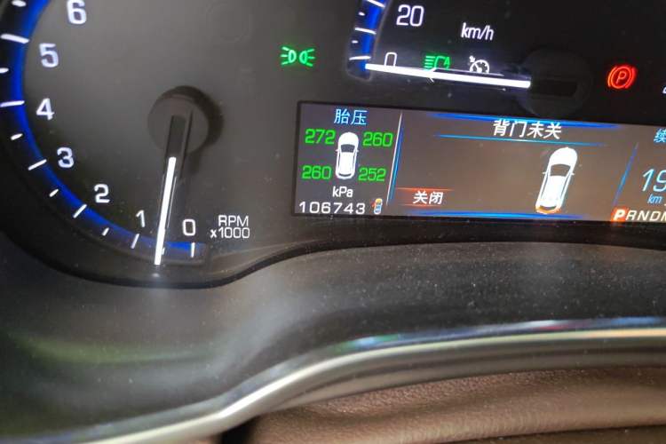 Used Cadillac SRX 2015 3.0L Flagship Model Odometer Close Up