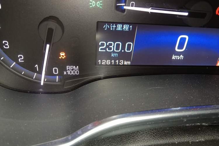 Used Cadillac SRX 2015 3.0L Elite Model Odometer Close Up