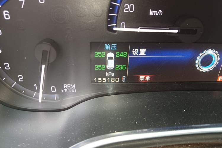 Used Cadillac SRX  Odometer Close Up