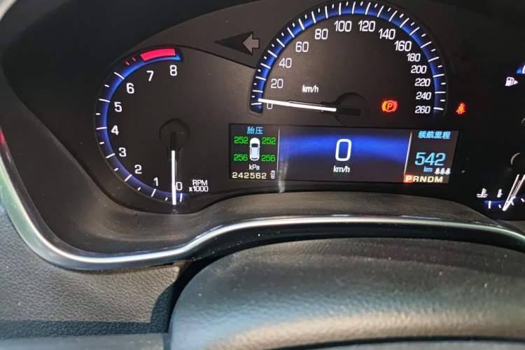 Used Cadillac SRX 2015 3.0L Elite Model Odometer Close Up
