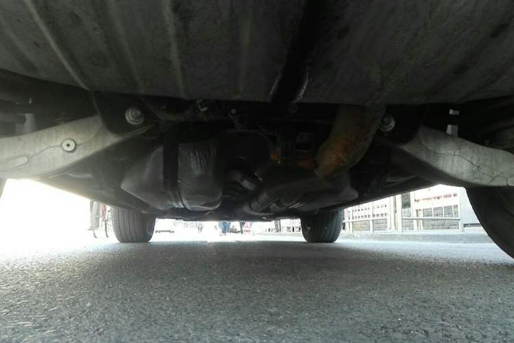 Used Cadillac SRX 2015 3.0L Elite Model Rear Bumper Underside
