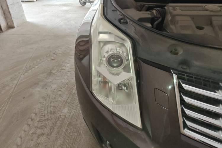 Used Cadillac SRX 2015 3.0L Elite Model Right Front Headlight