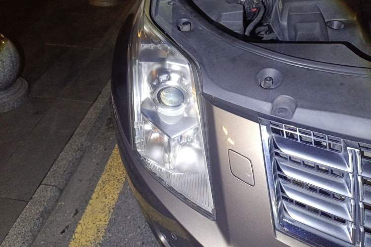 Used Cadillac SRX 2015 3.0L Elite Model Right Front Headlight