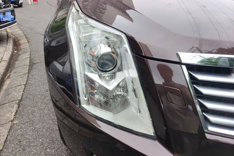 Used Cadillac SRX 2015 3.6L Flagship Edition Right Front Headlight