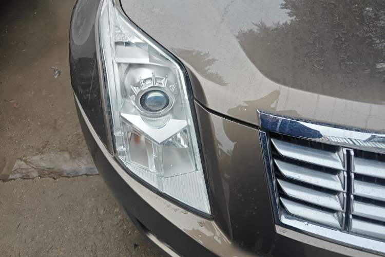 Used Cadillac SRX 2015 3.0L Comfort Version Right Front Headlight