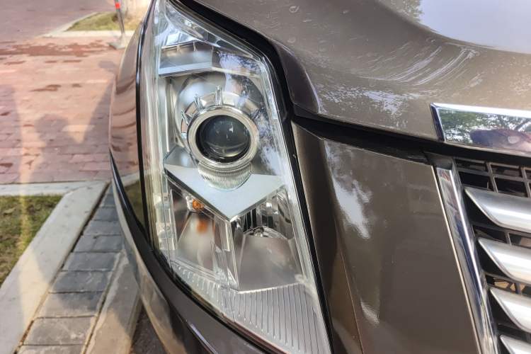 Used Cadillac SRX 2015 3.0L Comfort Version Right Front Headlight