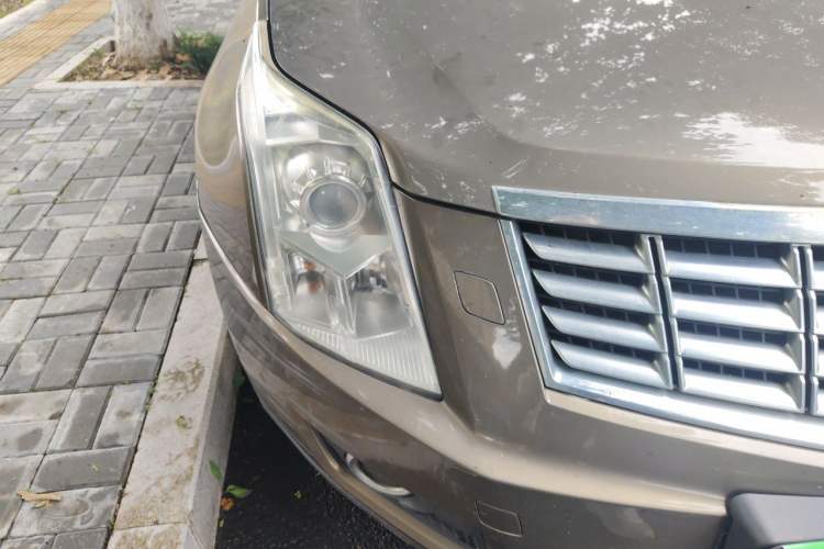 Used Cadillac SRX 2015 3.0L Comfort Version Right Front Headlight