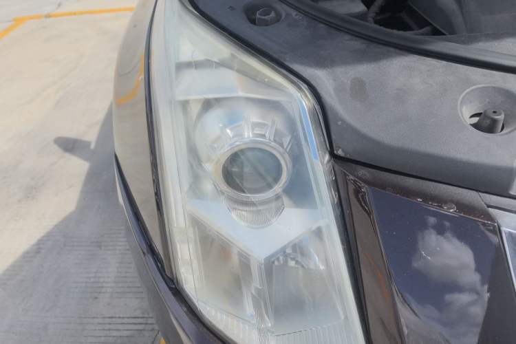 Used Cadillac SRX 2015 3.0L Comfort Version Right Front Headlight
