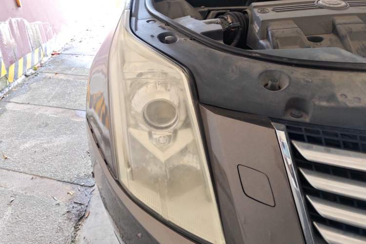 Used Cadillac SRX 2015 3.0L Flagship Model Right Front Headlight