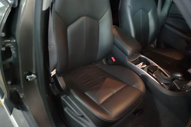 Used Cadillac SRX 2015 3.0L Comfort Version Right Front Seat