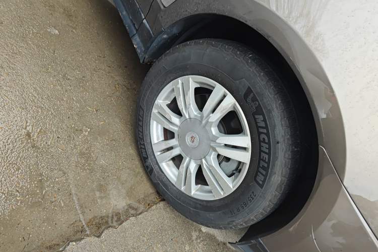 Used Cadillac SRX 2015 3.0L Comfort Version Right Front Wheel Hub