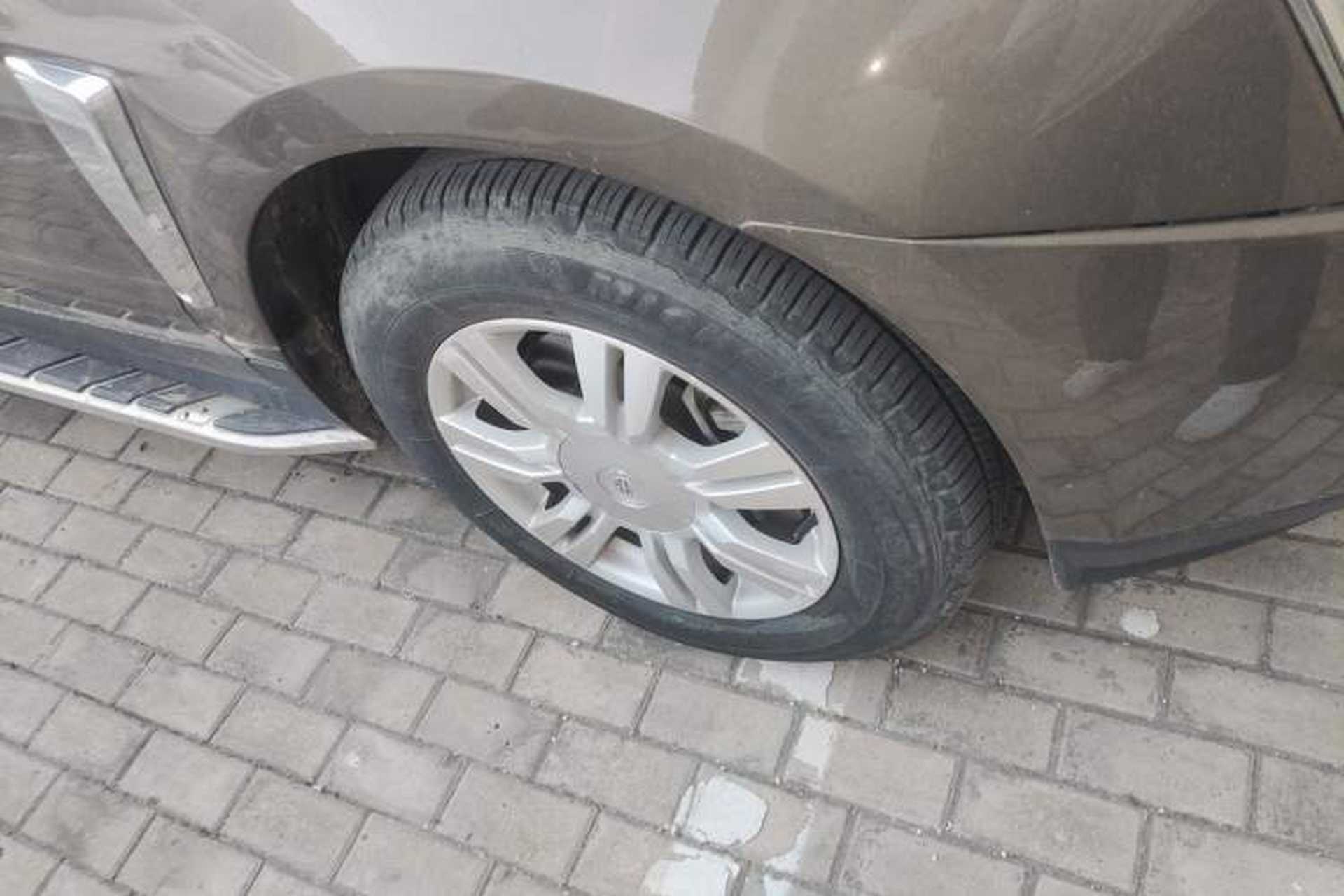 Used Cadillac SRX 2015 3.0L Elite Model Right Front Wheel Hub