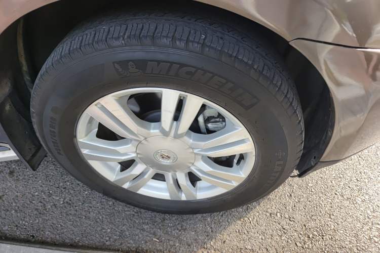 Used Cadillac SRX 2015 3.0L Comfort Version Right Front Wheel Hub