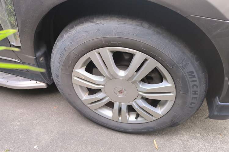 Used Cadillac SRX 2015 3.0L Elite Model Right Front Wheel Hub