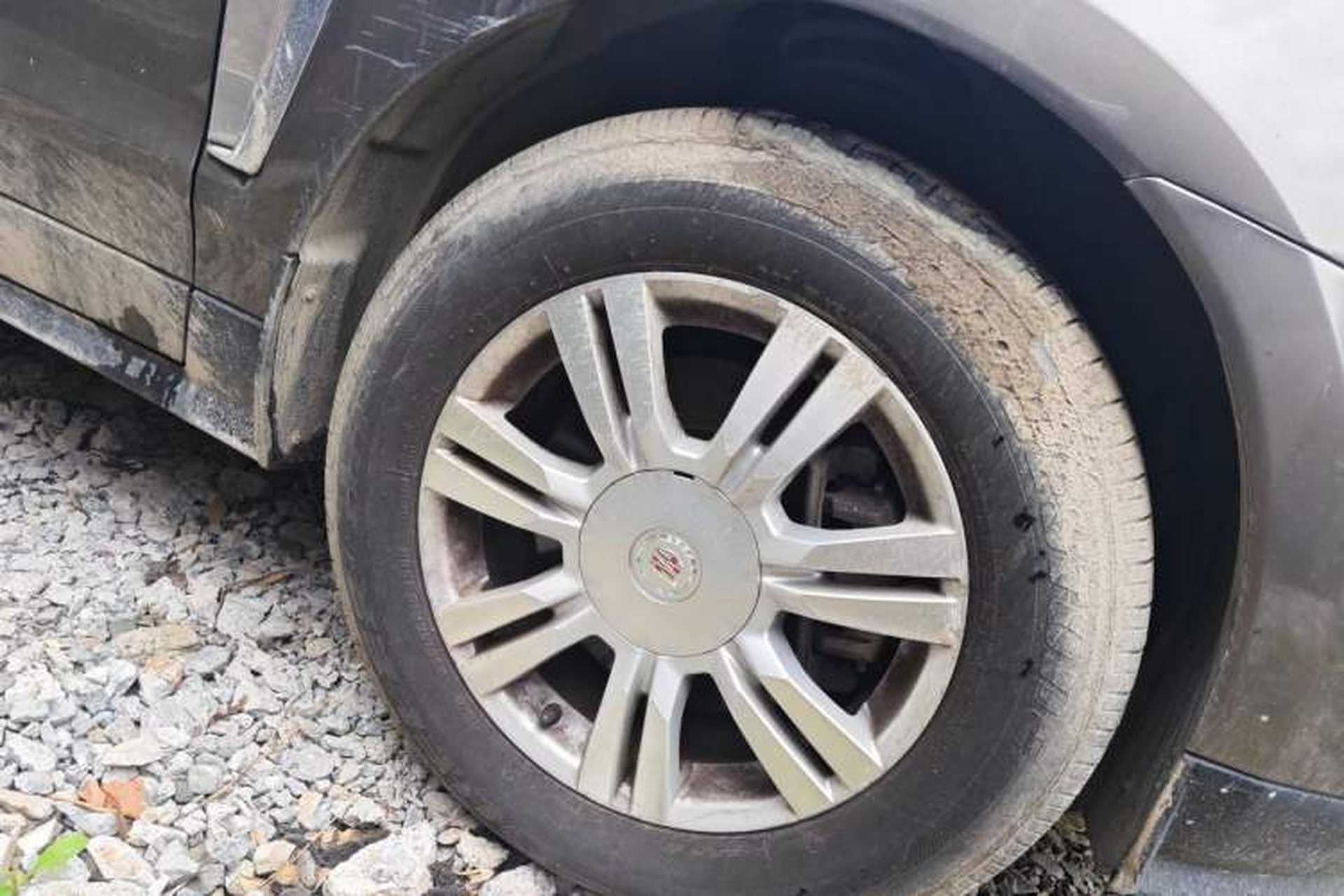 Used Cadillac SRX 2015 3.0L Elite Model Right Front Wheel Hub